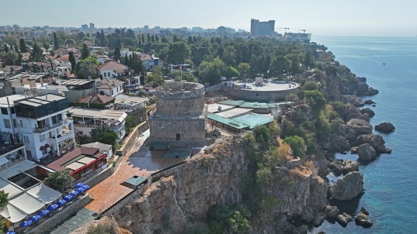 Hıdırlık Kulesi seyir terasında, tarih ve seyir keyfi