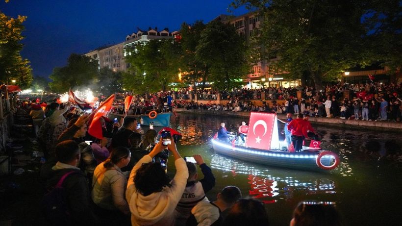 Porsuk Çayı’nda Fener Alayı Coşkusu