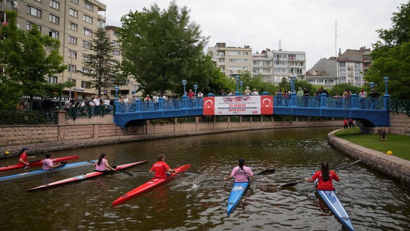 Porsuk Çayı’nda Kürekler 19 Mayıs İçin Çekildi